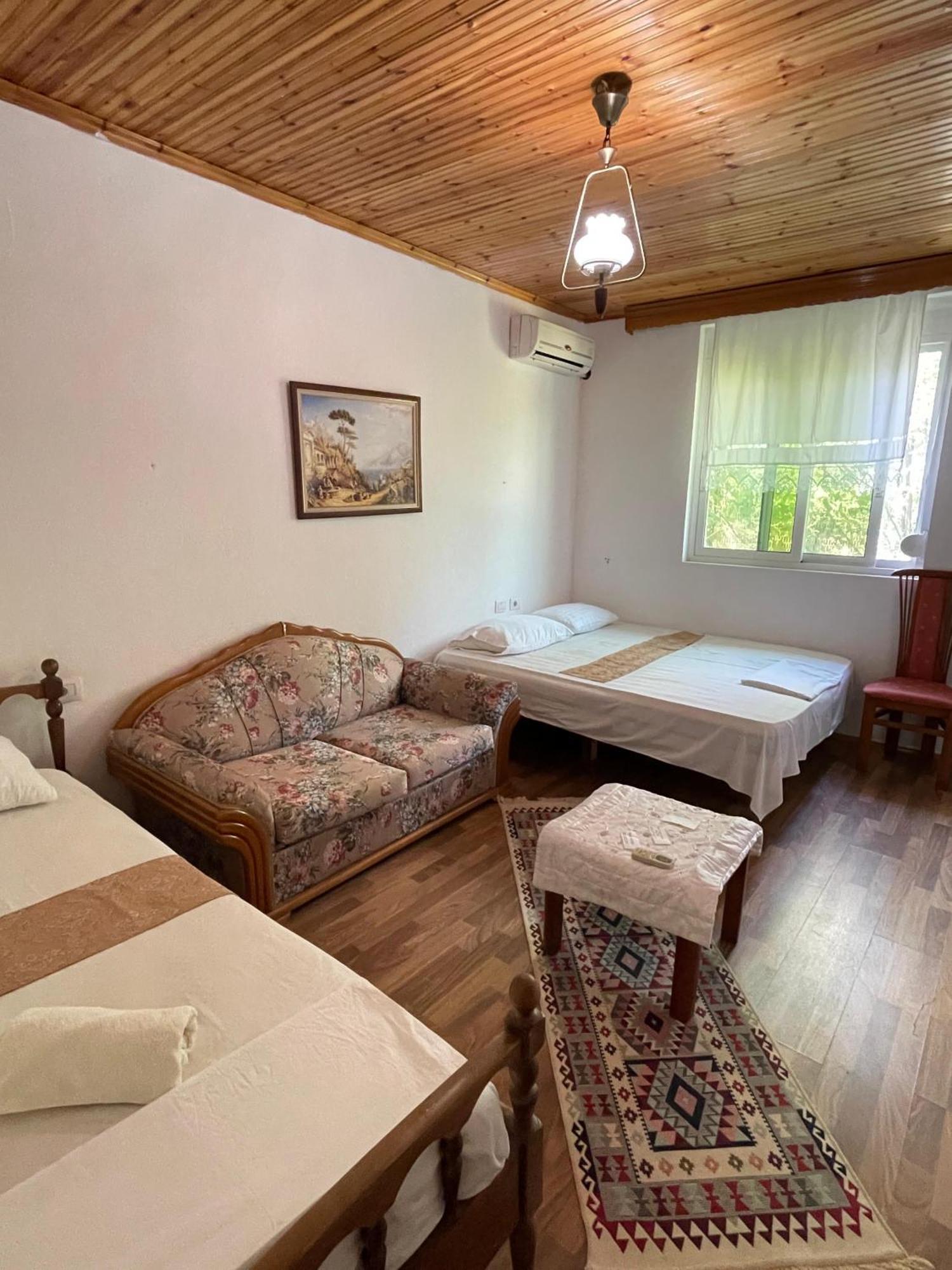 Bazzar * Gjirokastër